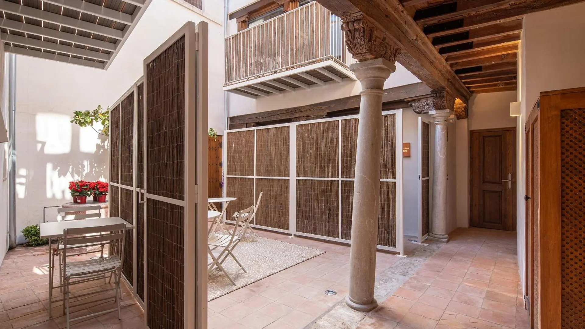 Aparthotel Calm Suites Babole Granada Spain