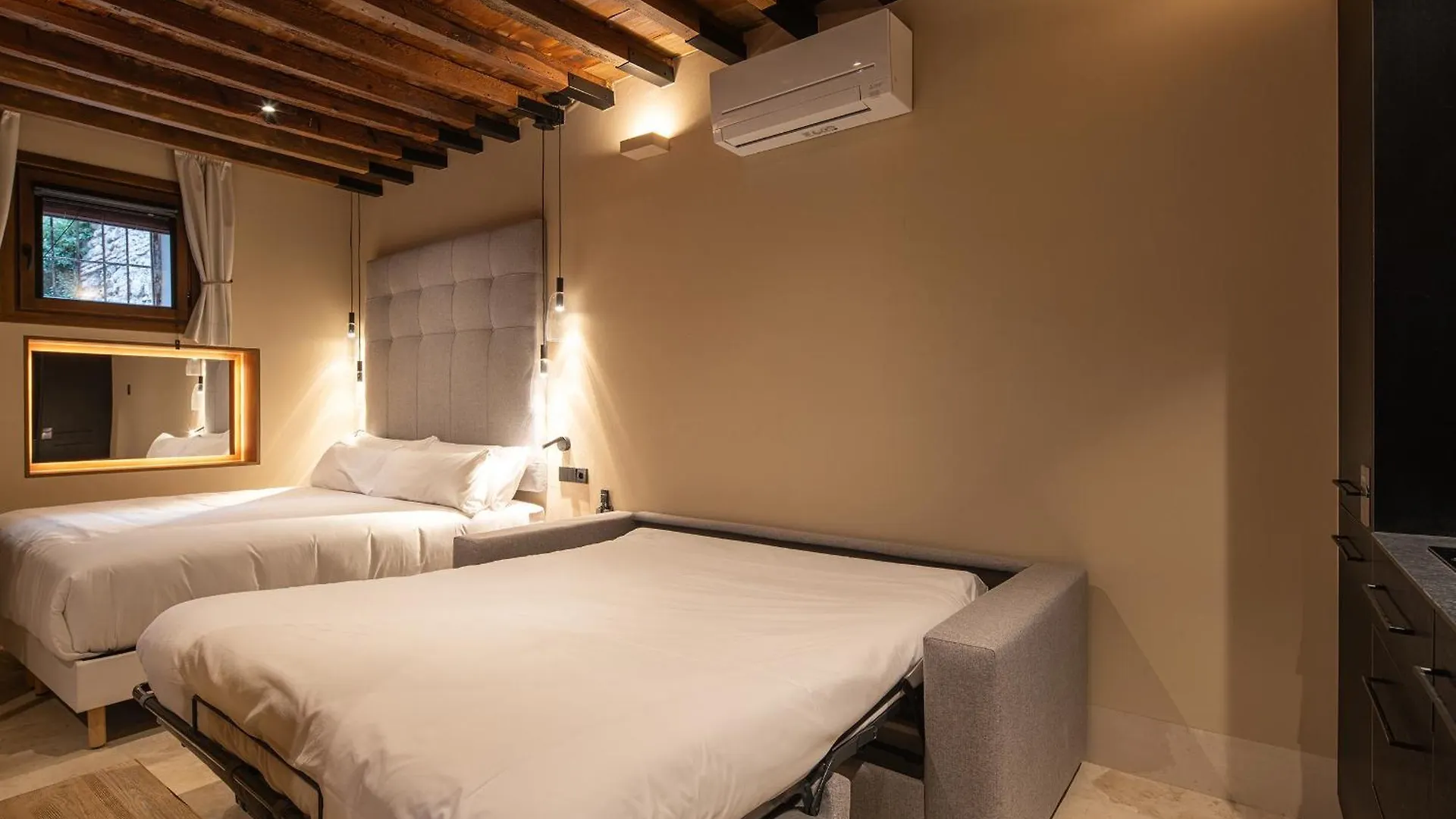 Calm Suites Babole Granada Lejlighedshotel
