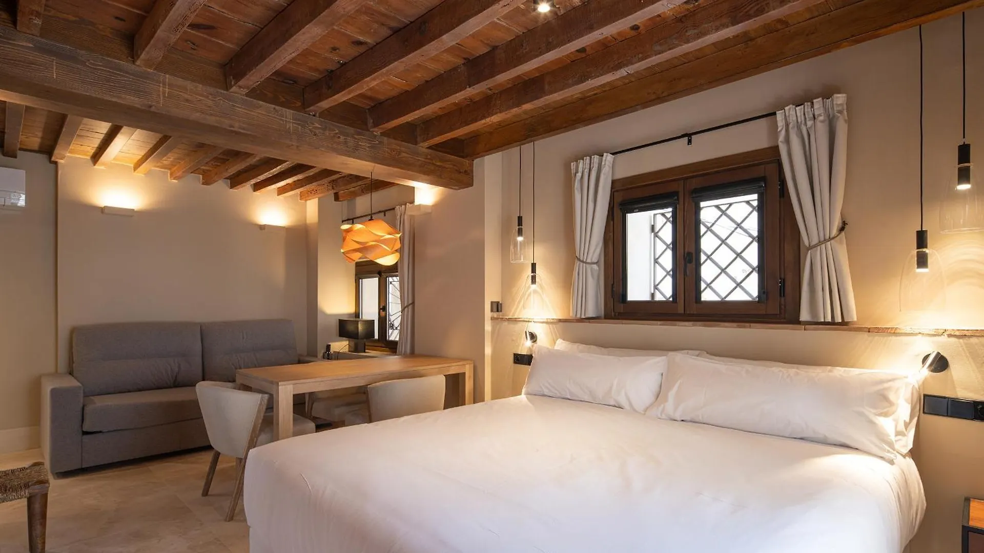 Calm Suites Babole Granada