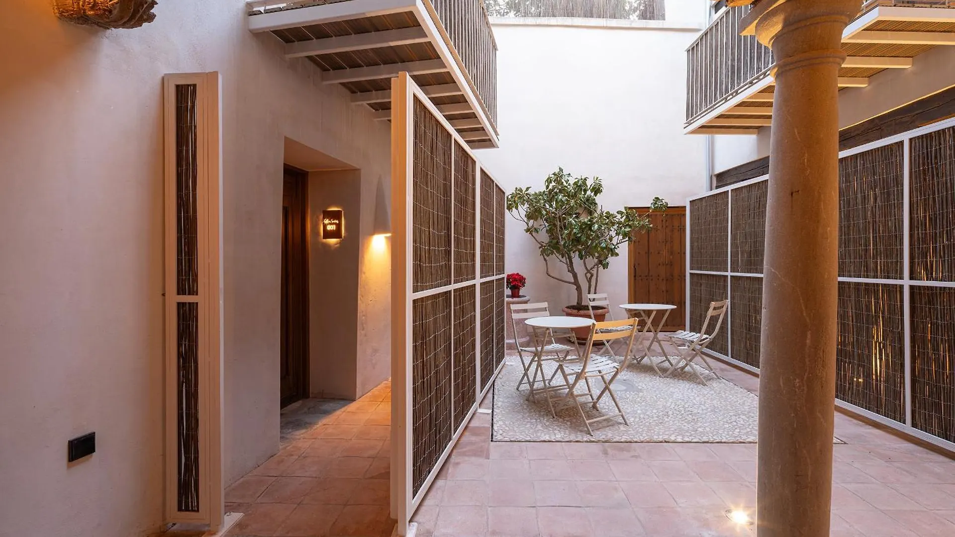 Aparthotel Calm Suites Babole Granada