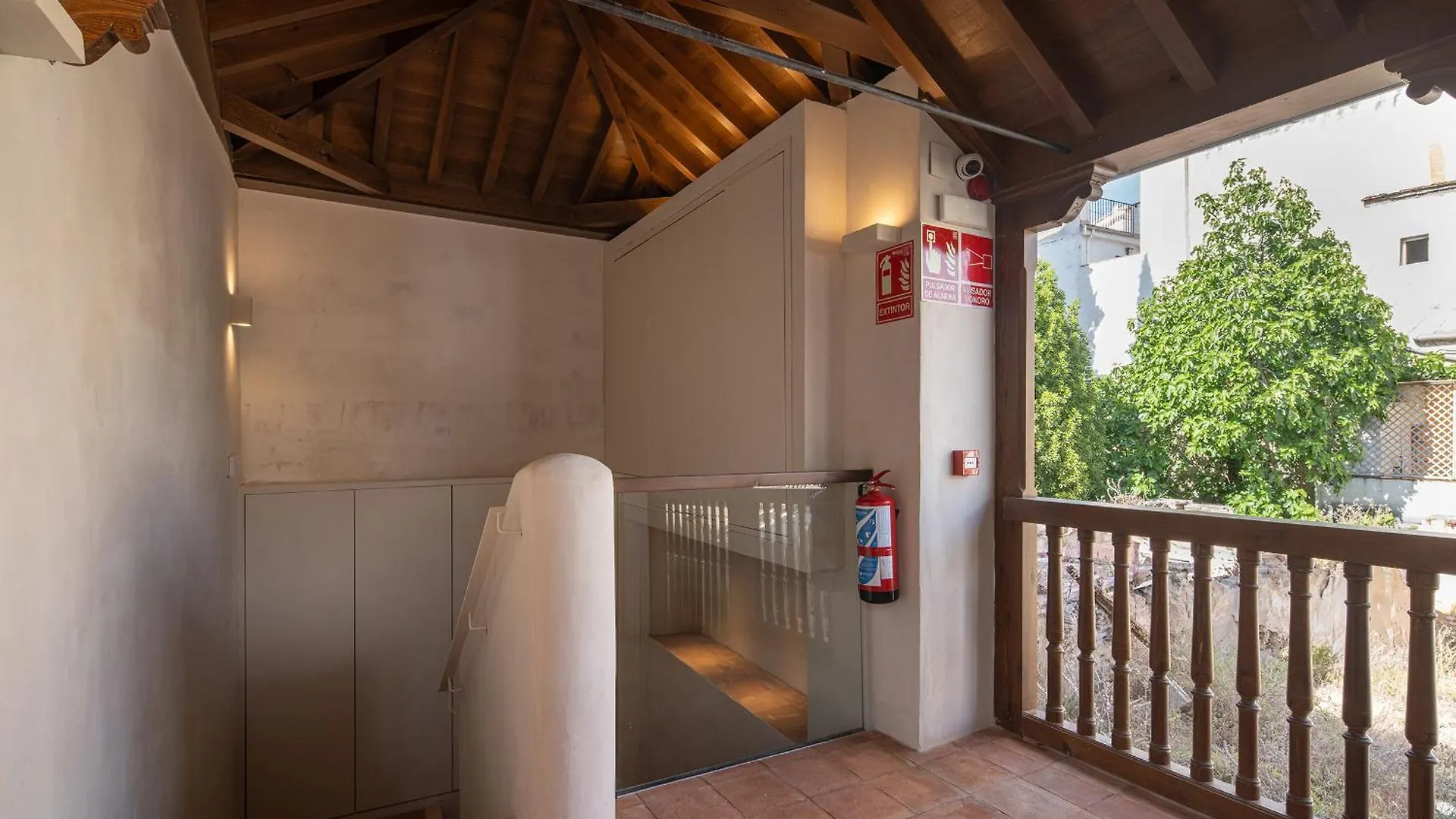 Aparthotel Calm Suites Babole Granada