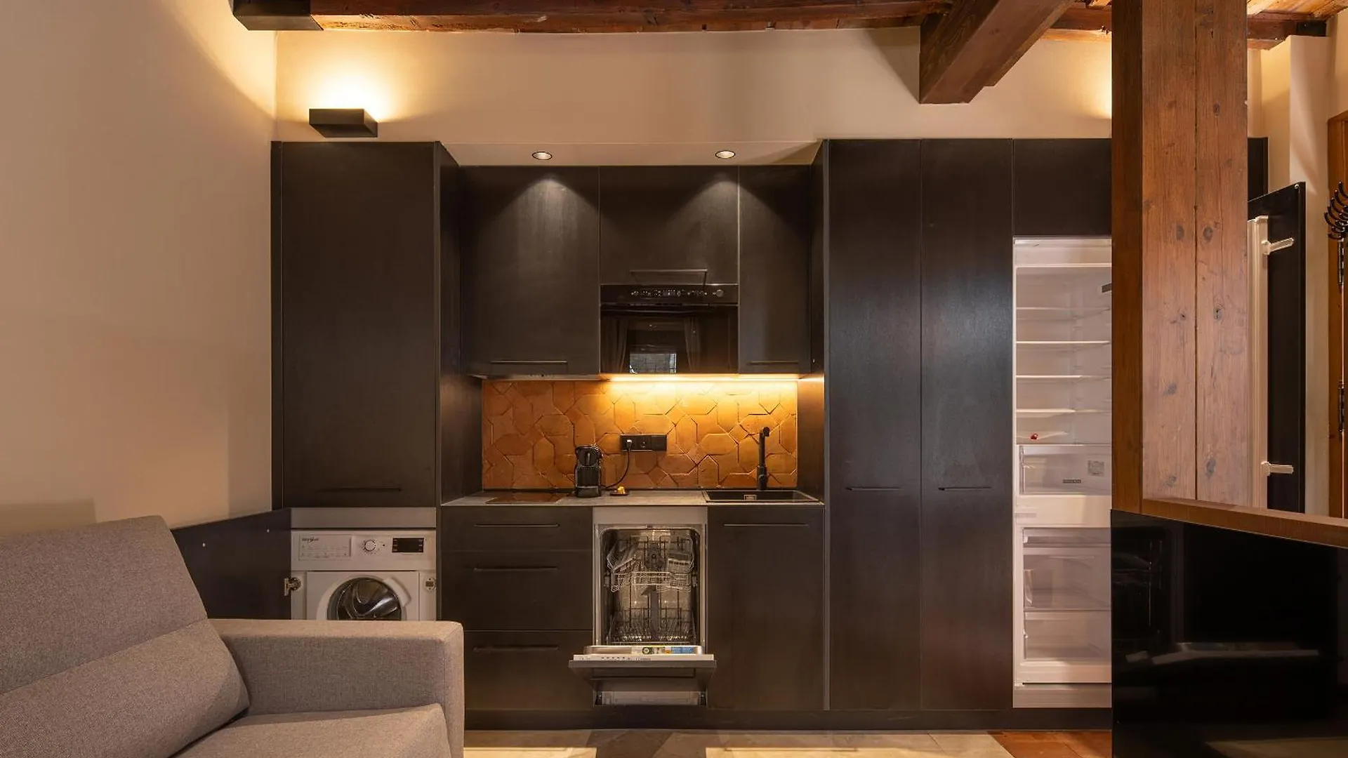 Aparthotel Calm Suites Babole Granada
