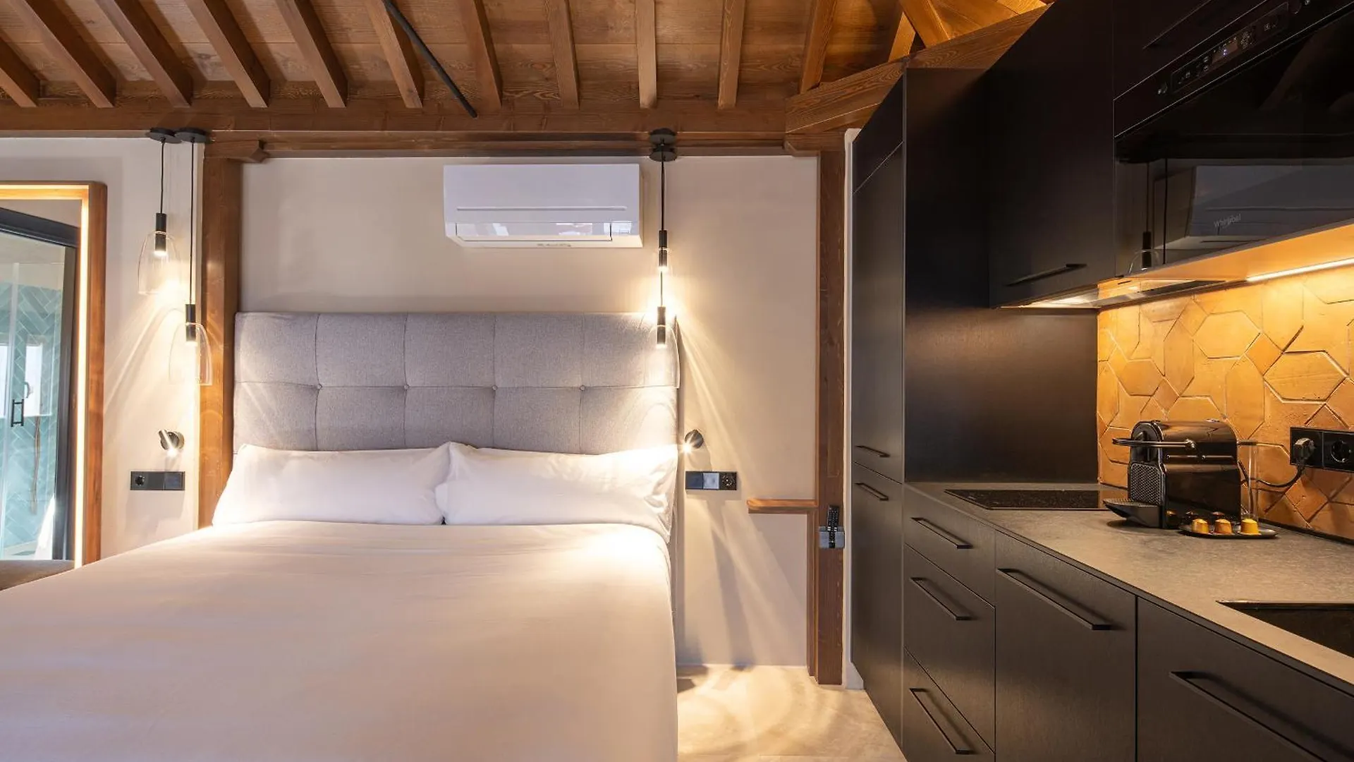 Calm Suites Babole Granada Spain
