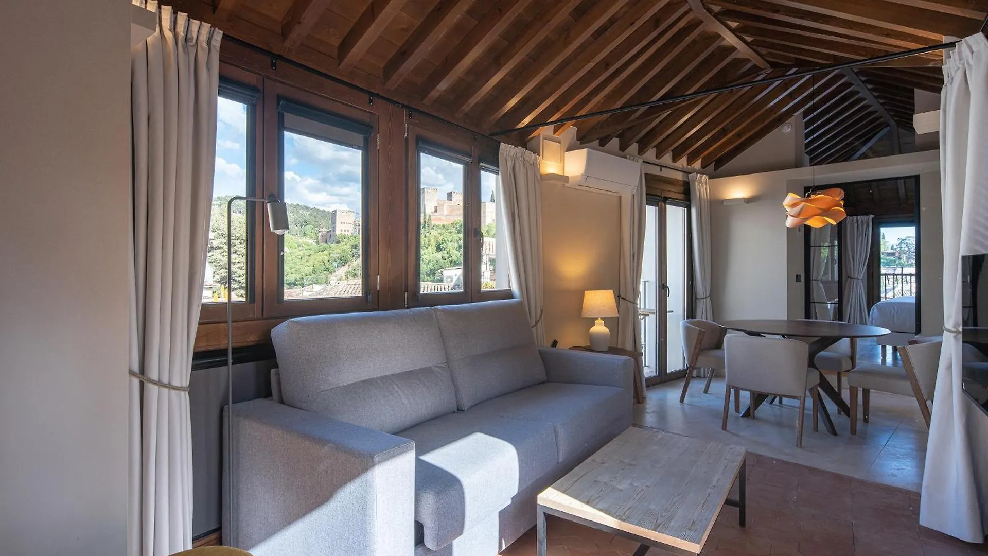 Calm Suites Babole Granada 0*,