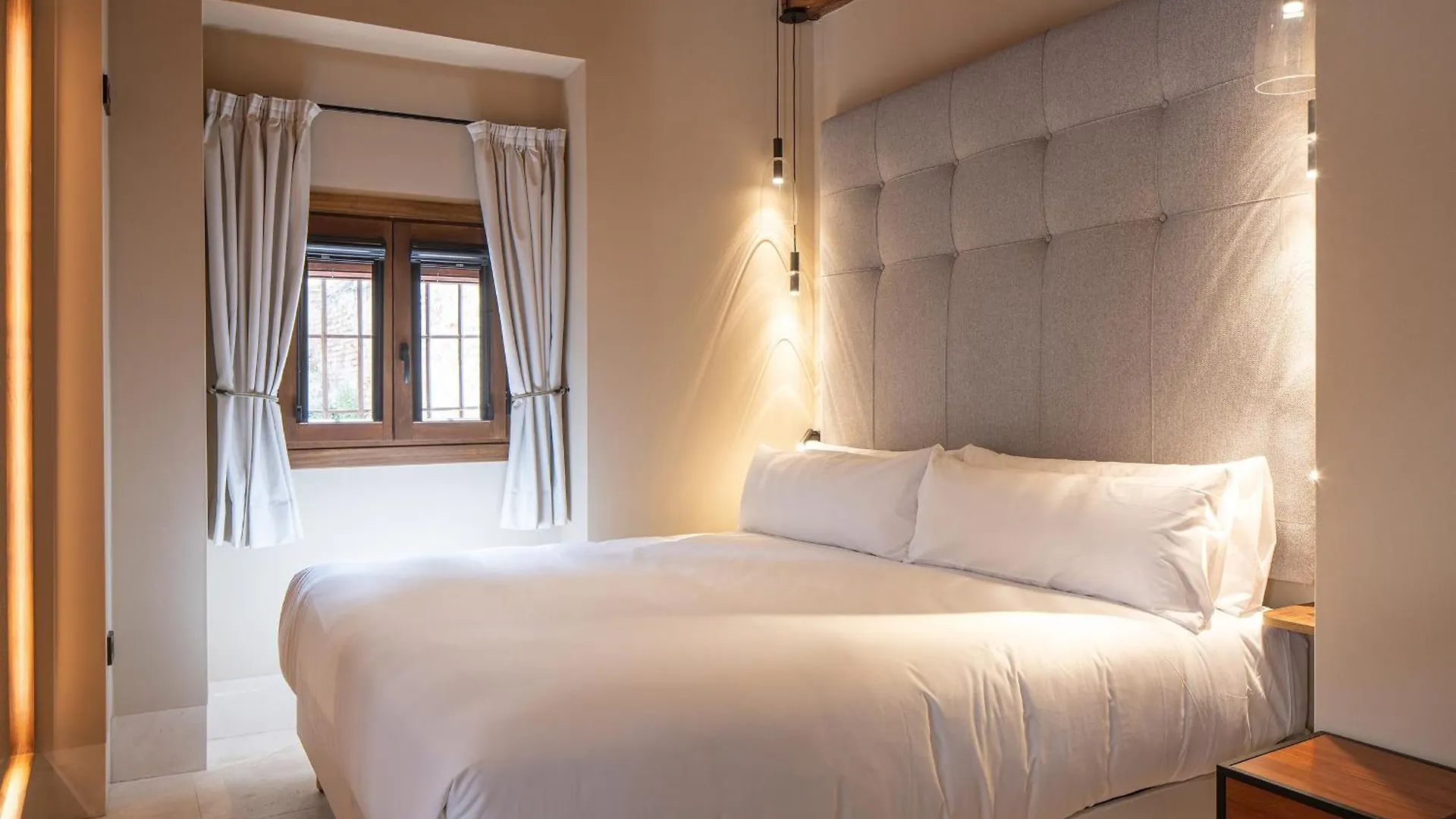 Calm Suites Babole Granada