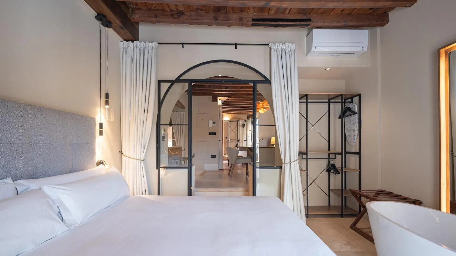 Calm Suites Babole Granada