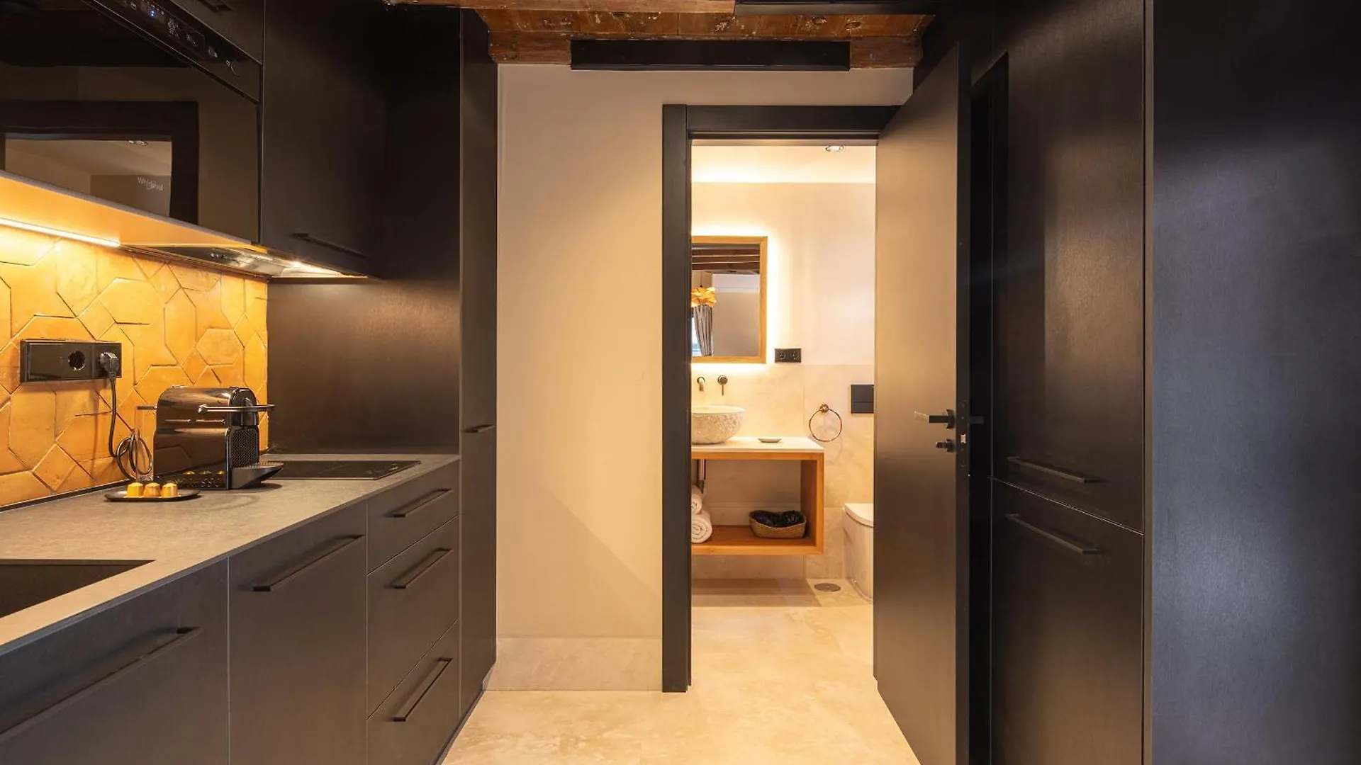Aparthotel Calm Suites Babole Granada Spain